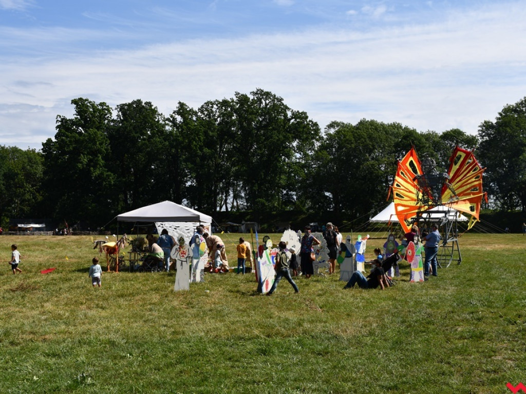 Piknikowa atmosfera na rekonstrukcyjnych warsztatach w Grzybowie
