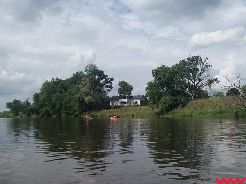 Spływ kajakowy Wartą koła gospodyń z Zapowiedni