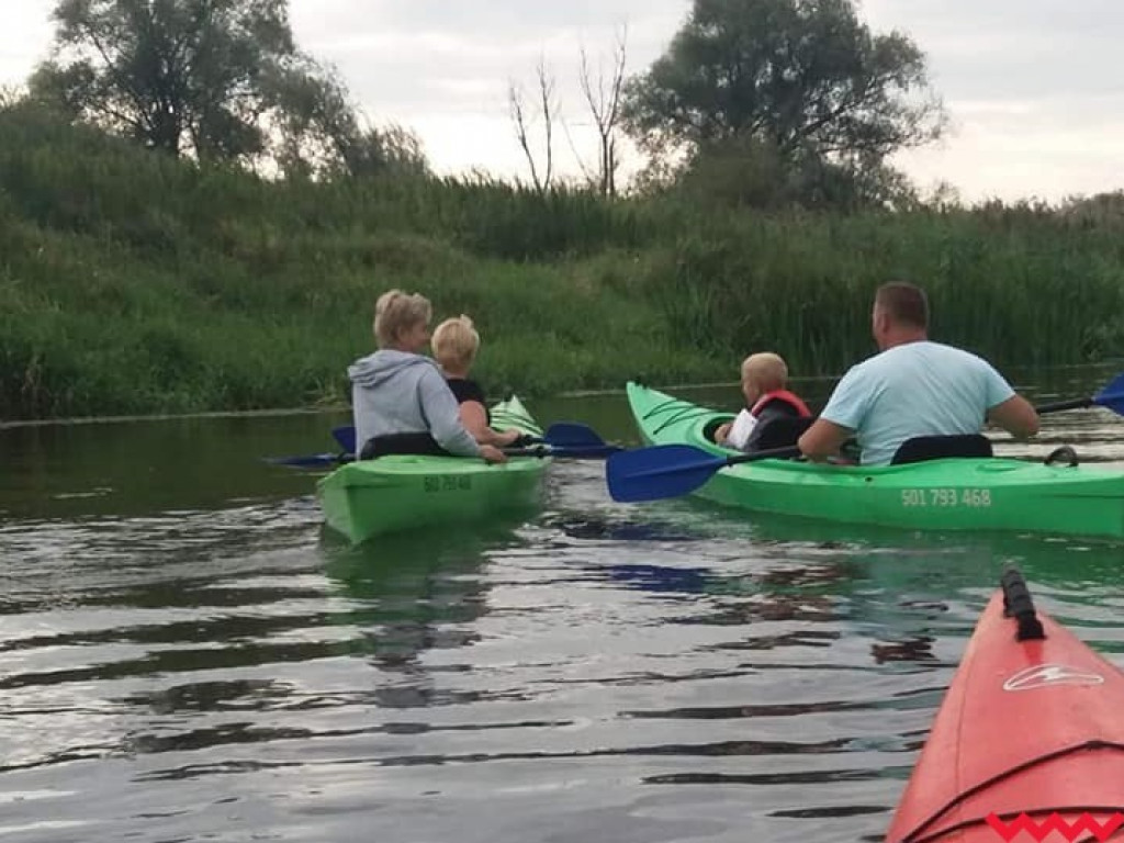 Spływ kajakowy Wartą koła gospodyń z Zapowiedni