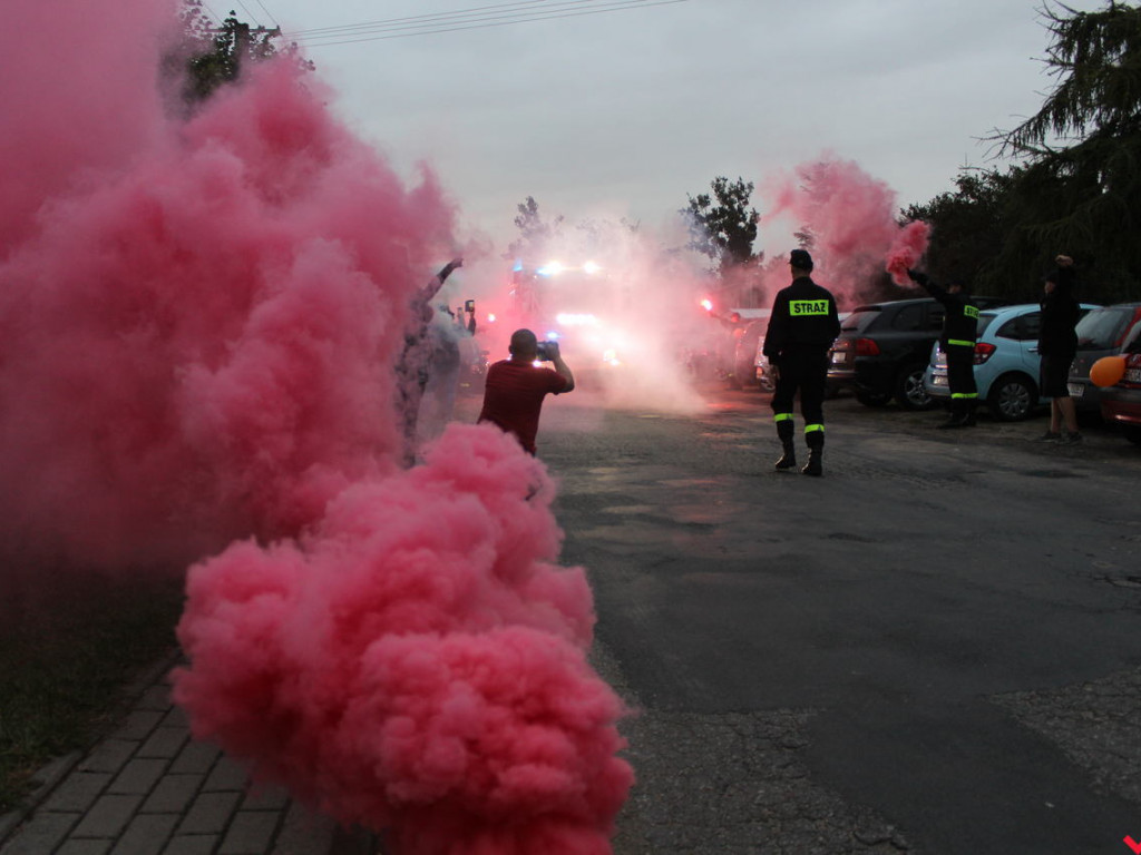 Spora euforia i atmosfera święta w Targowej Górce. Nowy samochód z fanfarami wjechał do jednostki