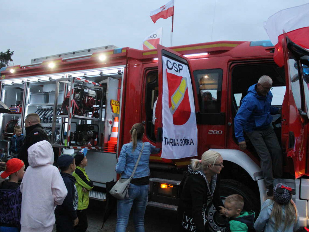 Spora euforia i atmosfera święta w Targowej Górce. Nowy samochód z fanfarami wjechał do jednostki