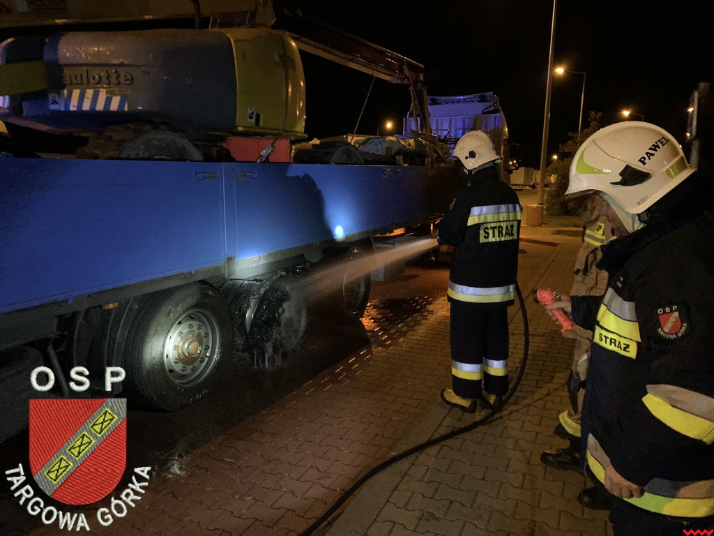 Pożar tira na autostradzie. Pierwszy wyjazd nowego Volvo z OSP Targowa Górka