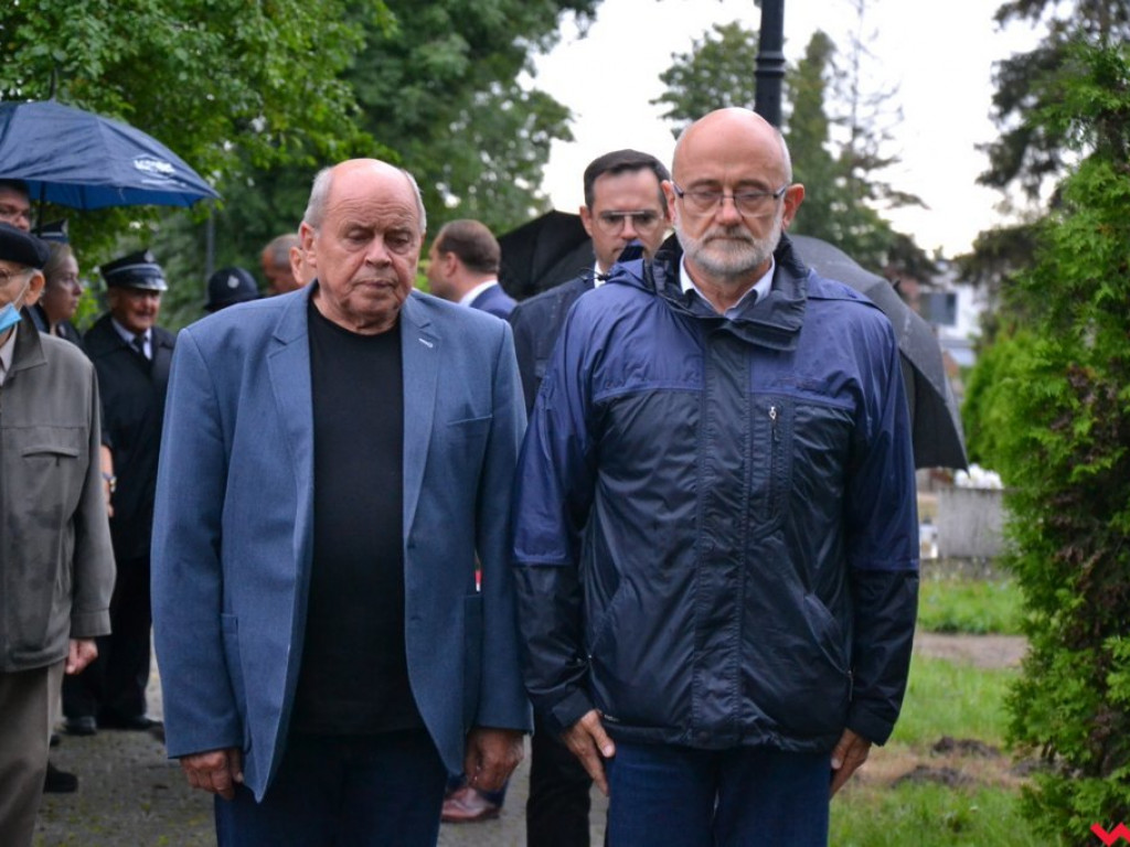 Września po 81 latach od wybuchu wojny. Wtedy swastyki i hajlowanie, dziś kwiaty i pokłony