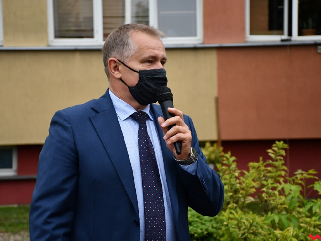 W maseczkach i z nutką niepokoju. Rozpoczęcie roku szkolnego