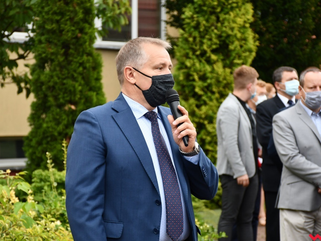 W maseczkach i z nutką niepokoju. Rozpoczęcie roku szkolnego