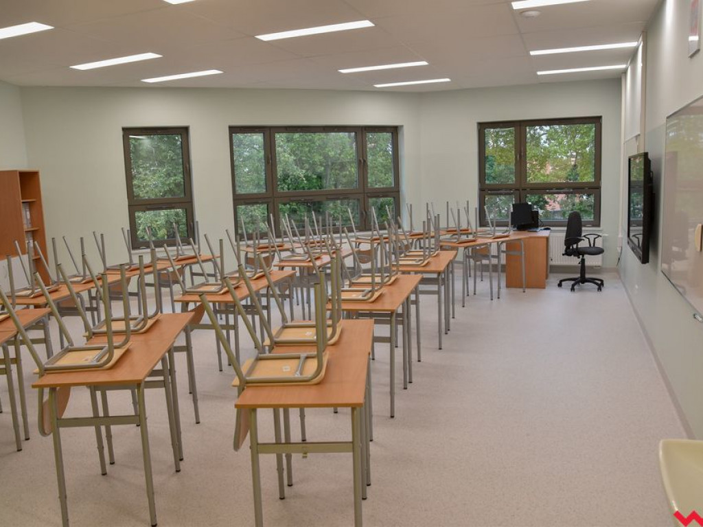 Przyjacielska atmosfera na uroczystym otwarciu nowego skrzydła „dwójki”