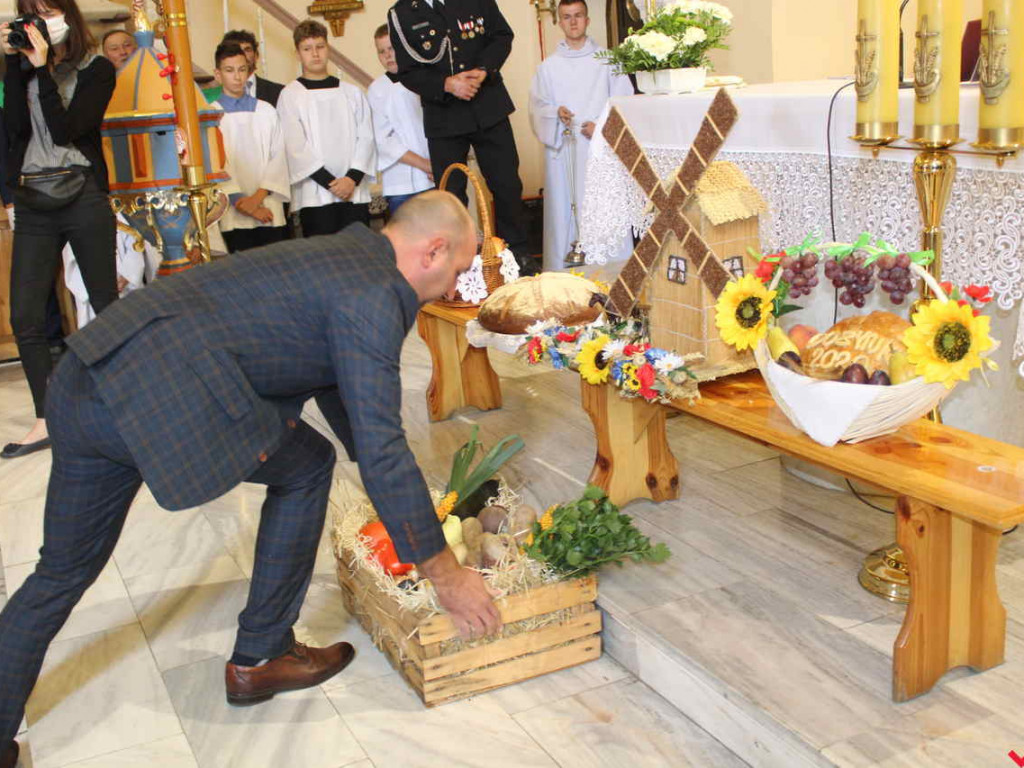 Dożynki w Targowej Górce, czyli nowy samochód był na pierwszym planie