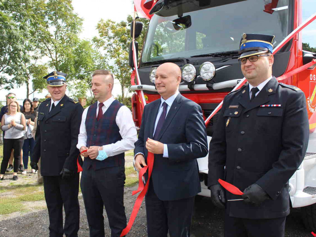 Dożynki w Targowej Górce, czyli nowy samochód był na pierwszym planie