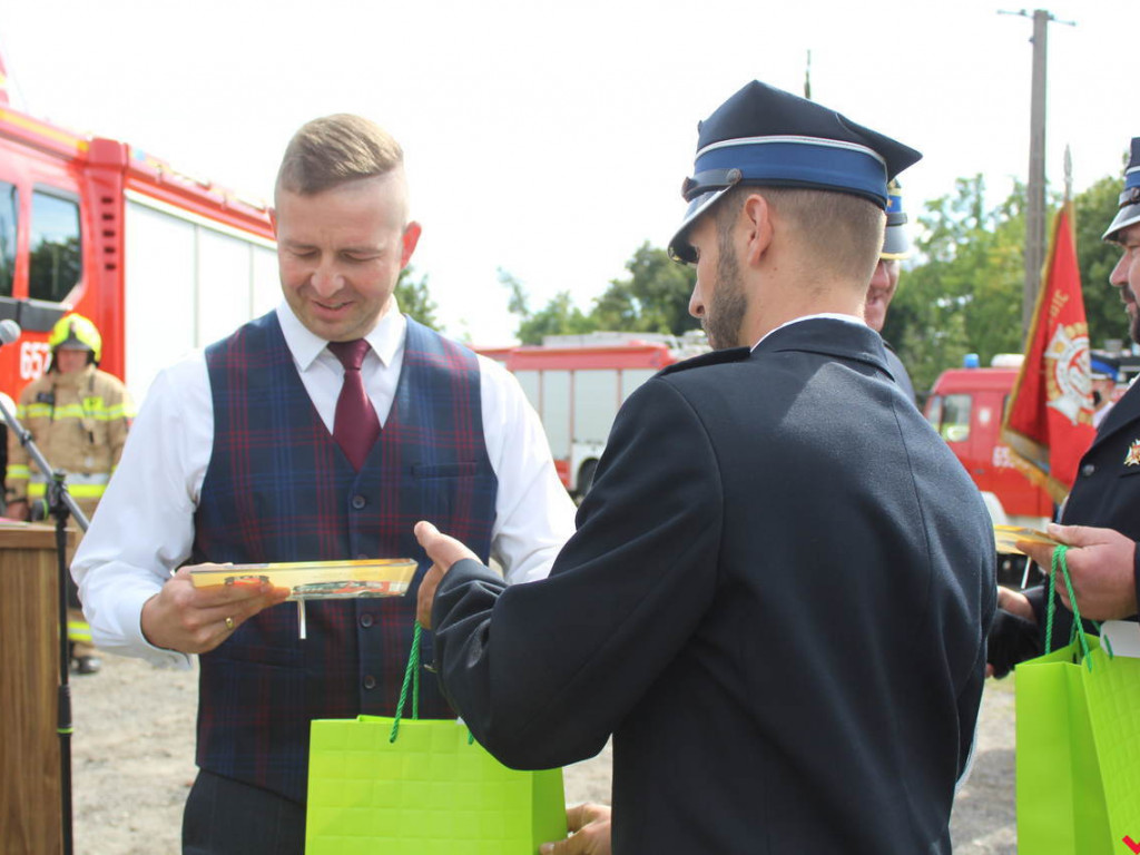 Dożynki w Targowej Górce, czyli nowy samochód był na pierwszym planie