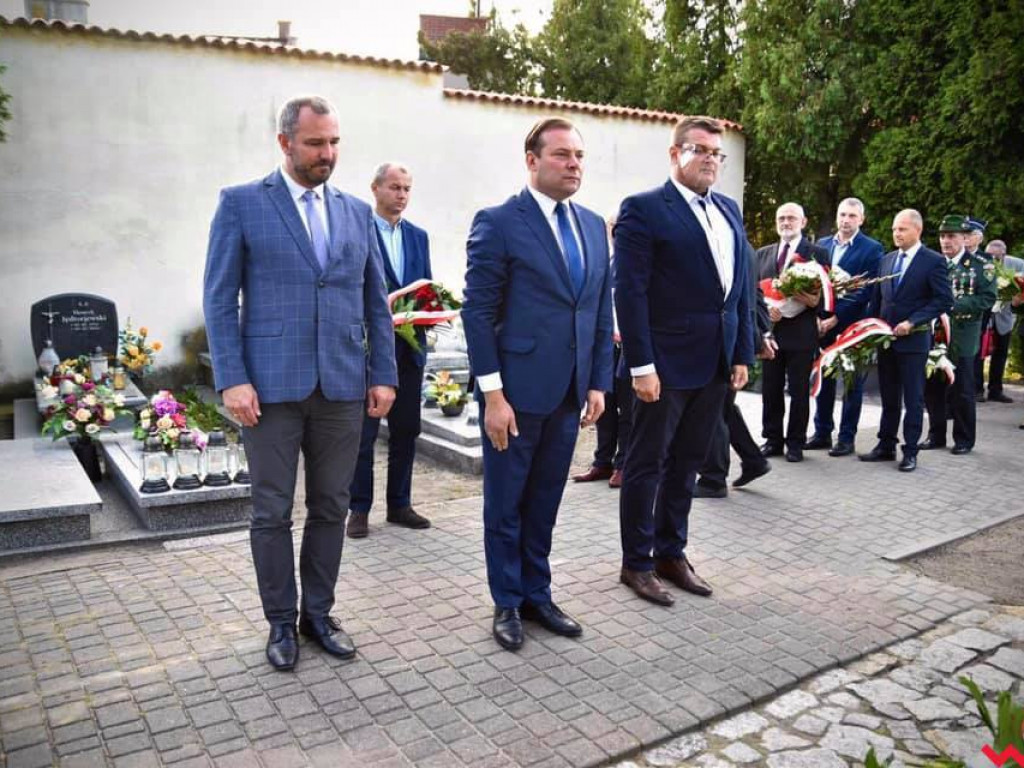 Finał letniego triduum patriotycznego pod pomnikiem katyńskim