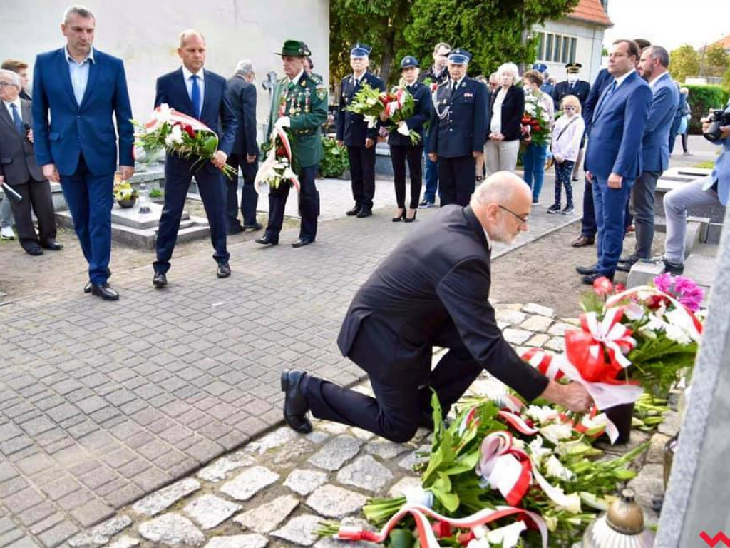 Finał letniego triduum patriotycznego pod pomnikiem katyńskim