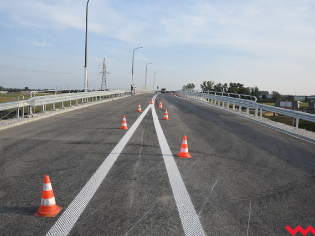 Pierwsze próbne jazdy na obwodnicy Wrześni...rowerzystów i rolkarzy