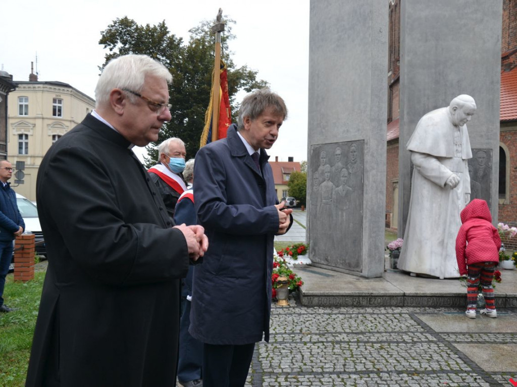 Rozważania o dwóch „Solidarnościach” na wrzesińskich obchodach 40-lecia związku