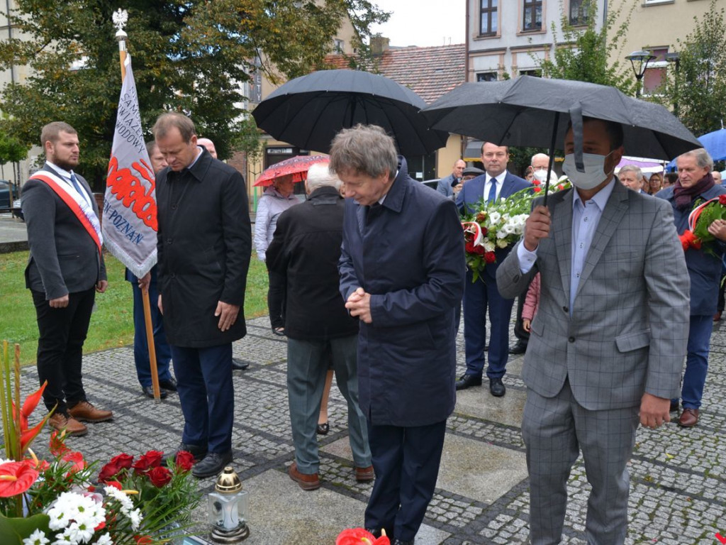 Rozważania o dwóch „Solidarnościach” na wrzesińskich obchodach 40-lecia związku