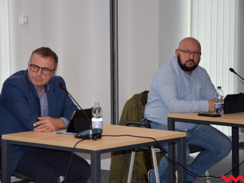 Kredyty wyprzedzające i inne cuda finansowe na sesji rady powiatu