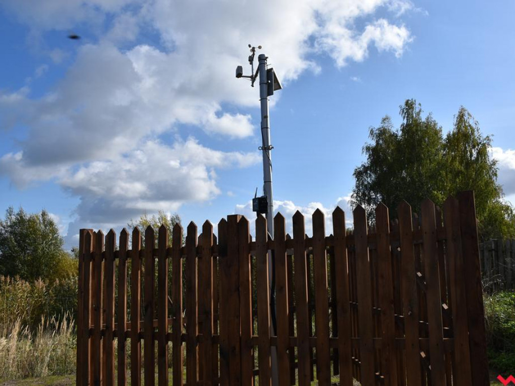 Zmienia się otoczenie wokół wiatraka holenderskiego