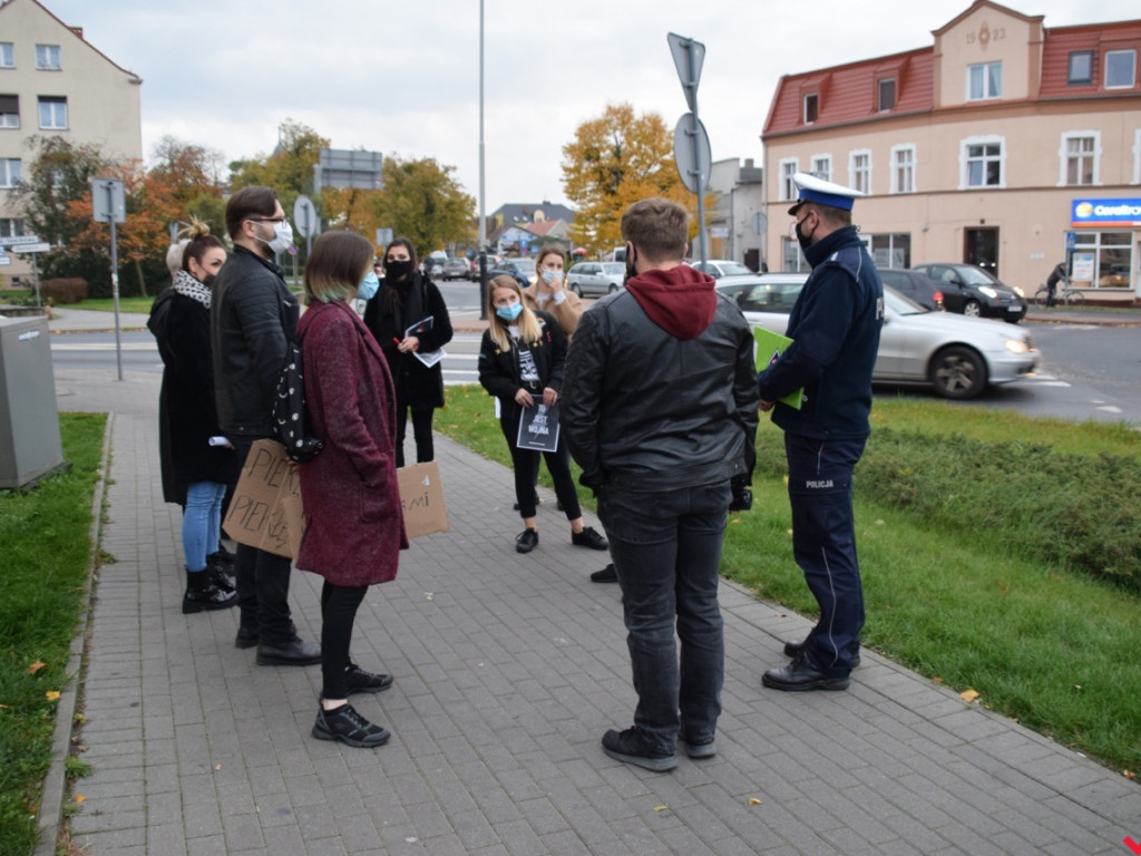 Drugi dzień protestów we Wrześni. Zablokowane rondo Popiełuszki