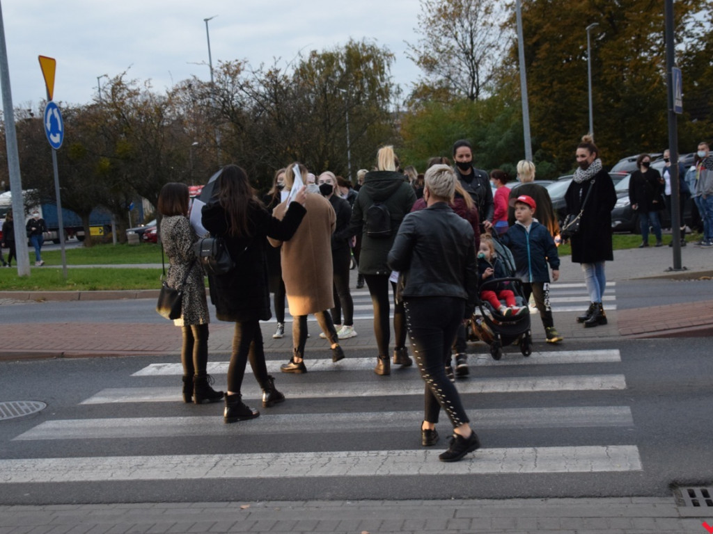 Drugi dzień protestów we Wrześni. Zablokowane rondo Popiełuszki