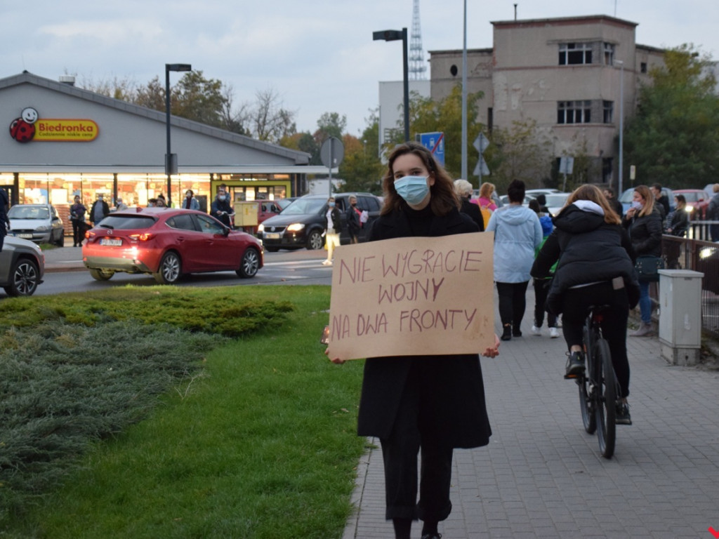 Drugi dzień protestów we Wrześni. Zablokowane rondo Popiełuszki