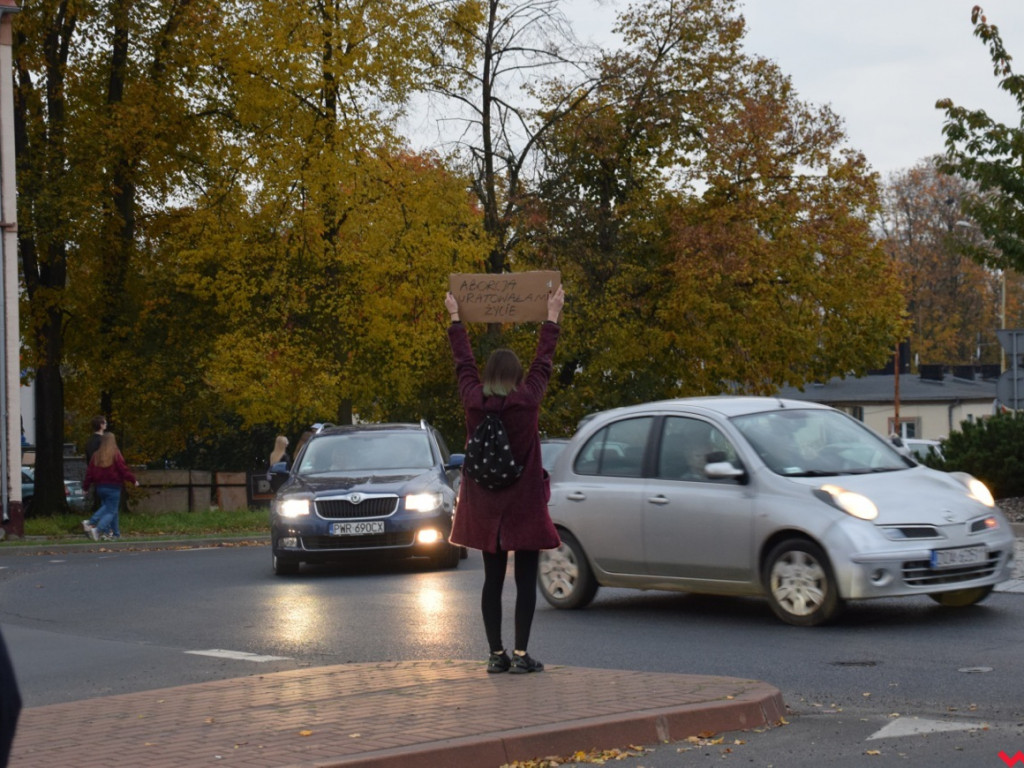 Drugi dzień protestów we Wrześni. Zablokowane rondo Popiełuszki
