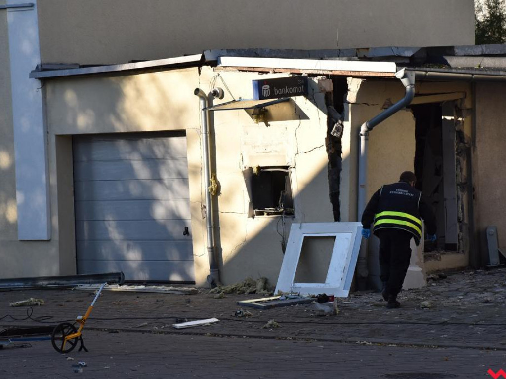 Złodzieje wysadzili bankomat w Pyzdrach