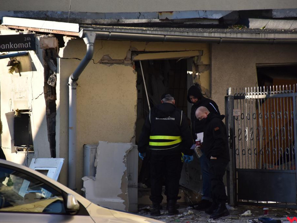Złodzieje wysadzili bankomat w Pyzdrach