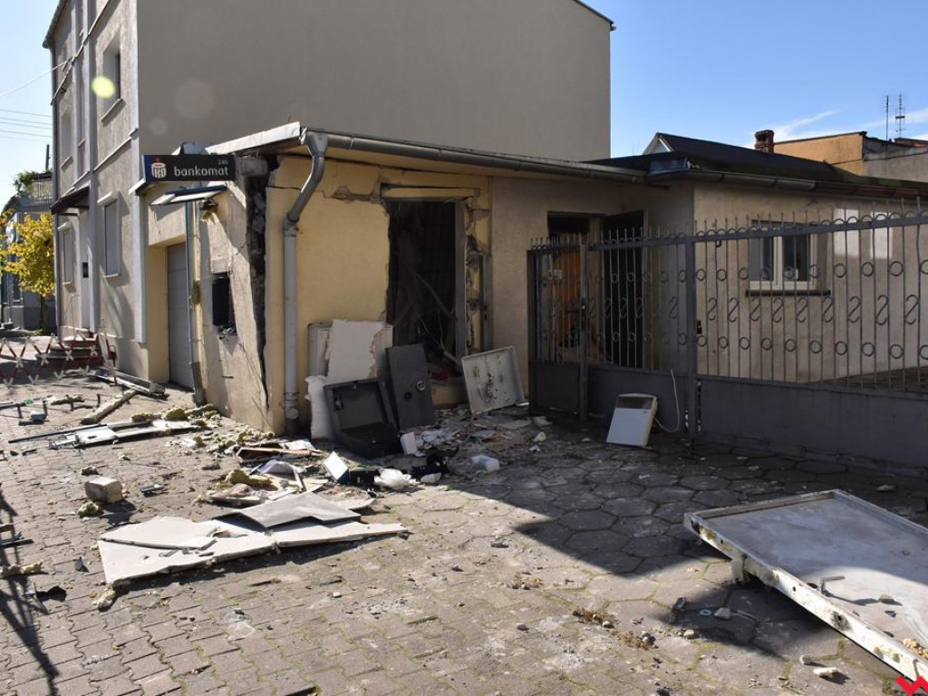 Złodzieje wysadzili bankomat w Pyzdrach
