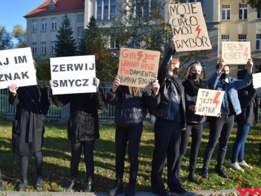 Wrzesińska młodzież dołączyła do strajku kobiet