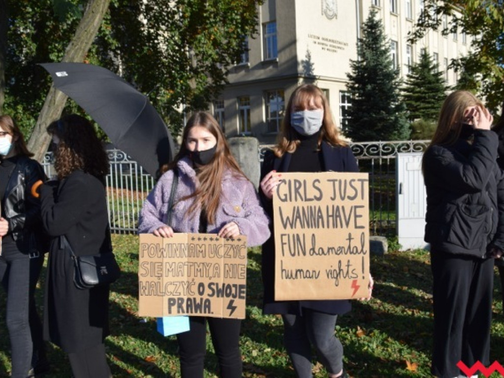Wrzesińska młodzież dołączyła do strajku kobiet