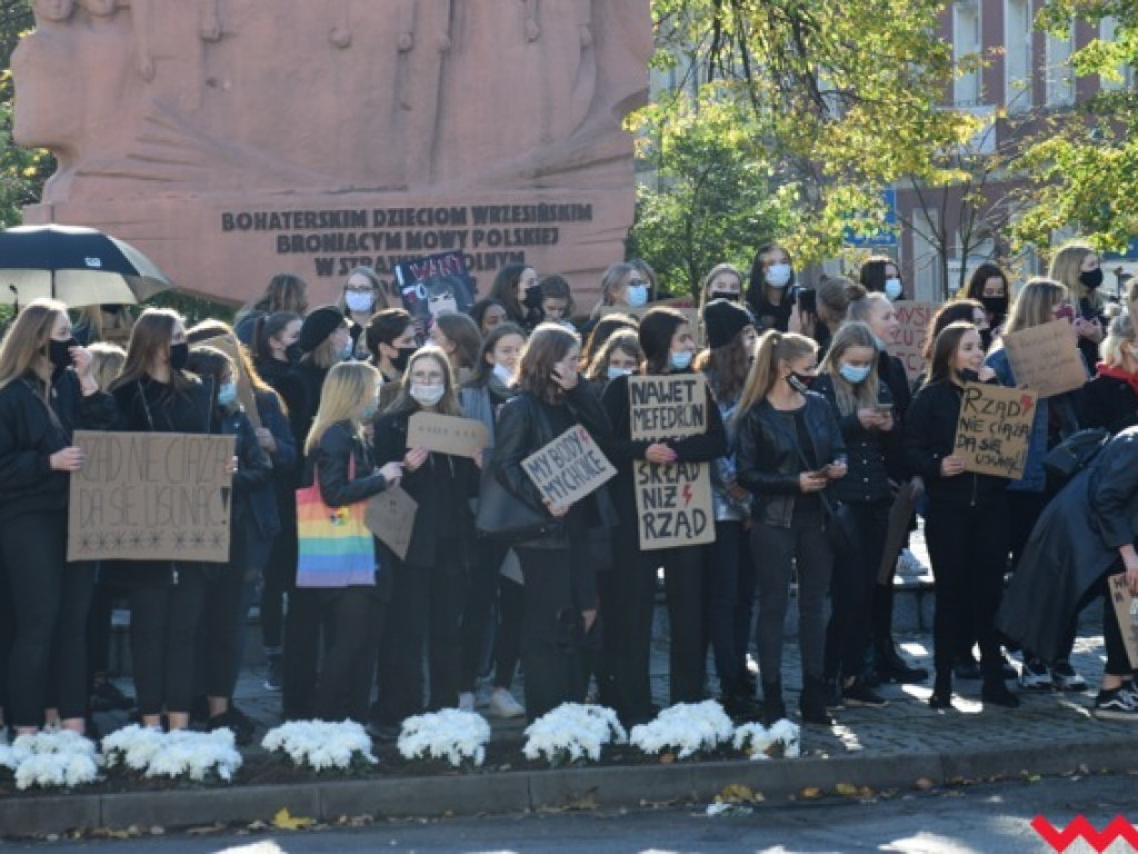 Wrzesińska młodzież dołączyła do strajku kobiet