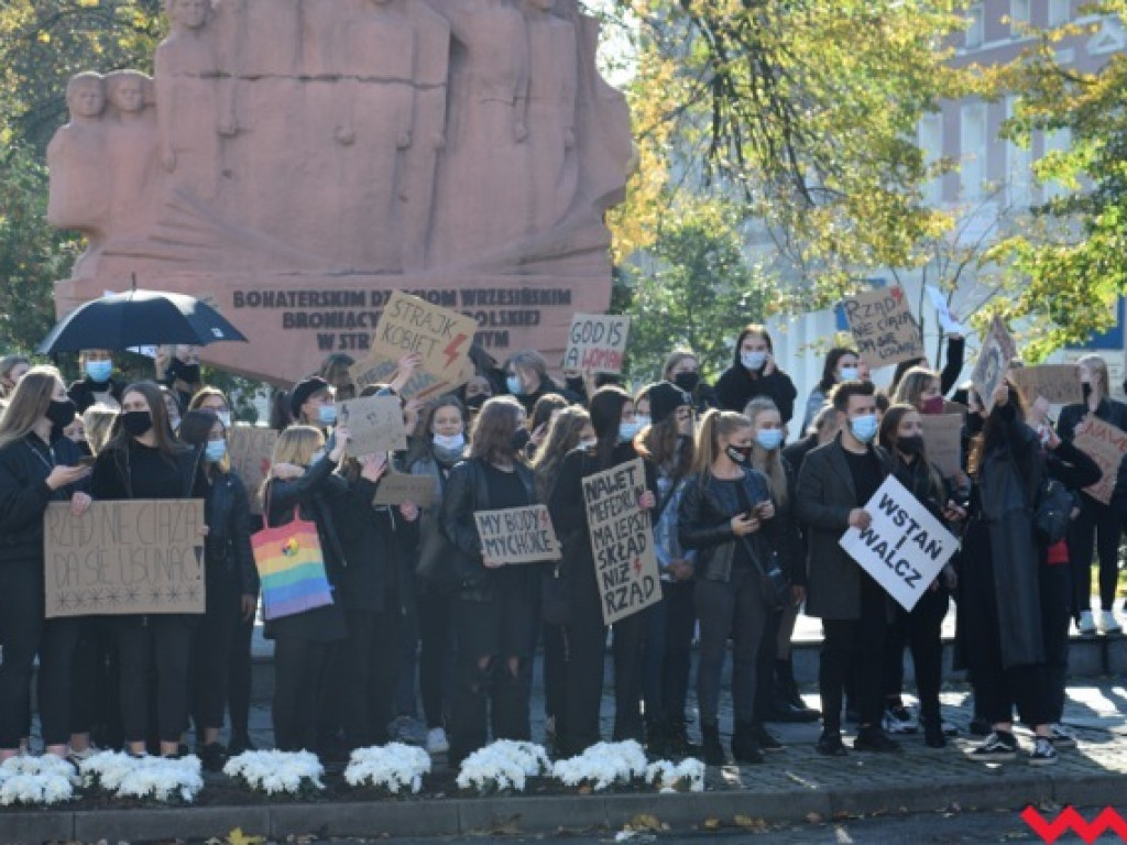 Wrzesińska młodzież dołączyła do strajku kobiet