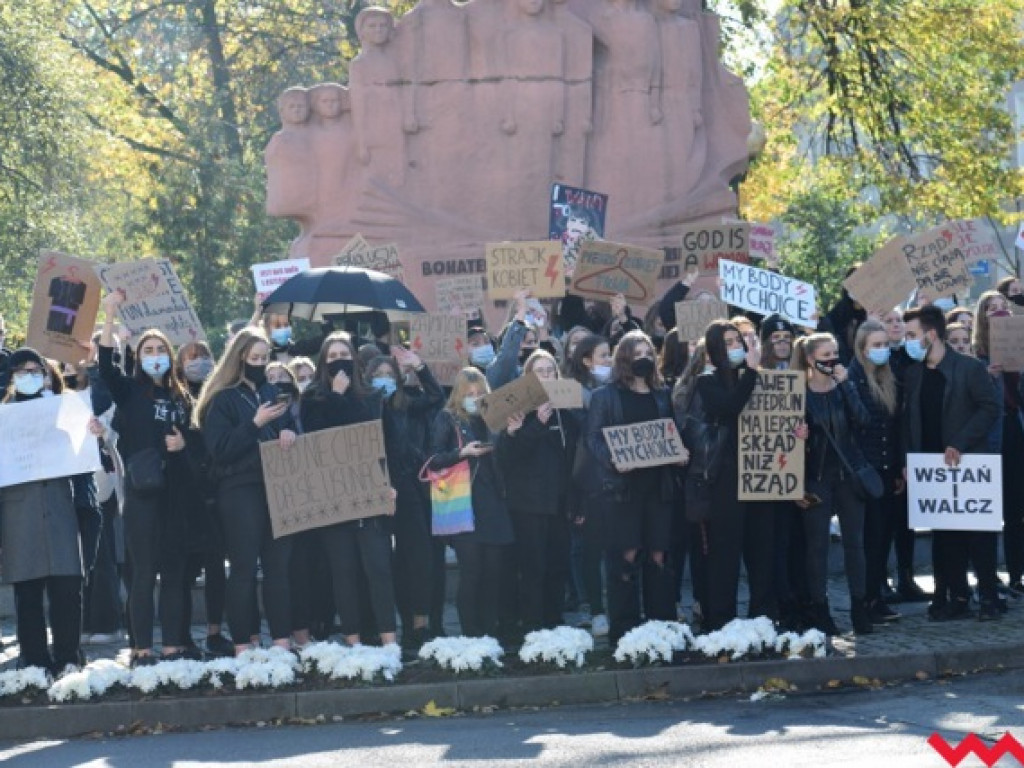 Wrzesińska młodzież dołączyła do strajku kobiet