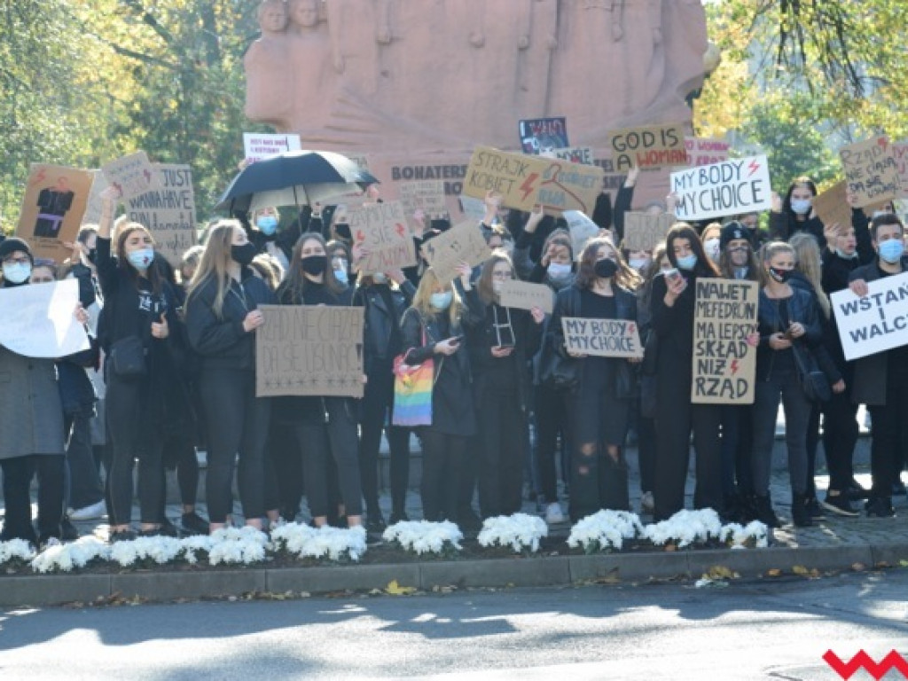Wrzesińska młodzież dołączyła do strajku kobiet