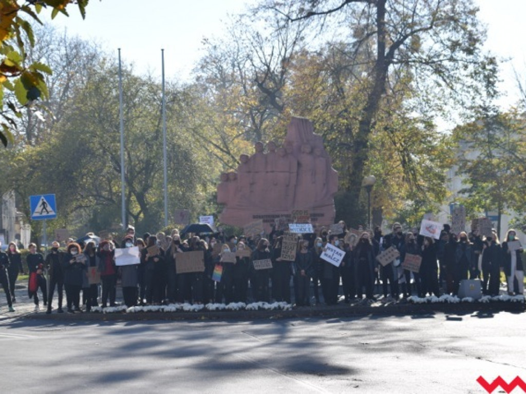 Wrzesińska młodzież dołączyła do strajku kobiet