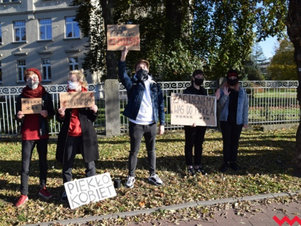 Wrzesińska młodzież dołączyła do strajku kobiet