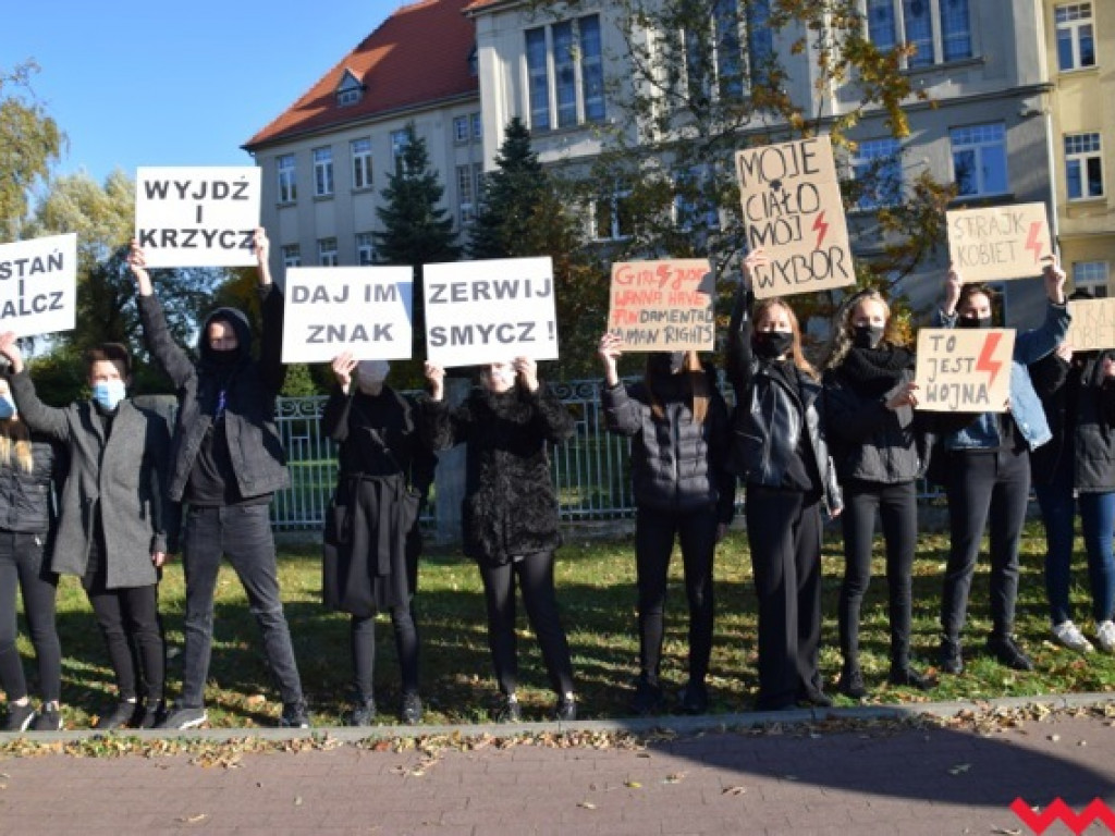 Wrzesińska młodzież dołączyła do strajku kobiet