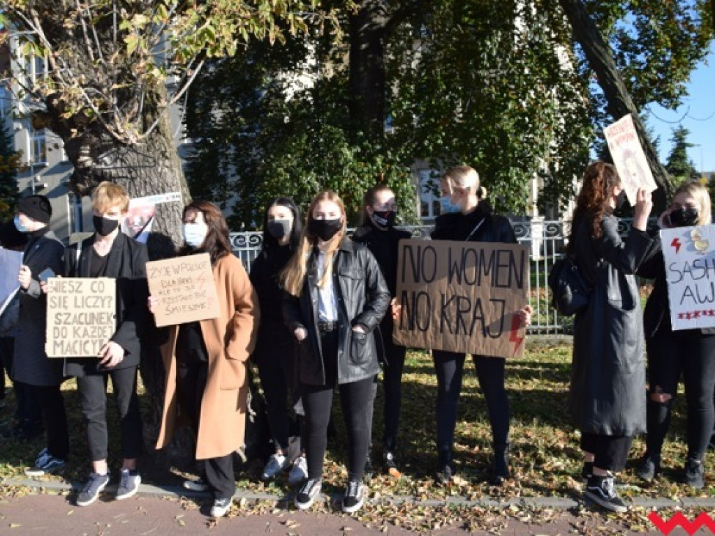 Wrzesińska młodzież dołączyła do strajku kobiet