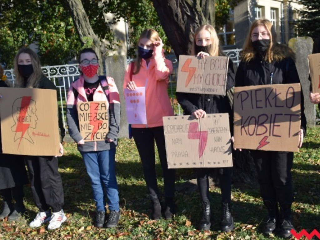 Wrzesińska młodzież dołączyła do strajku kobiet