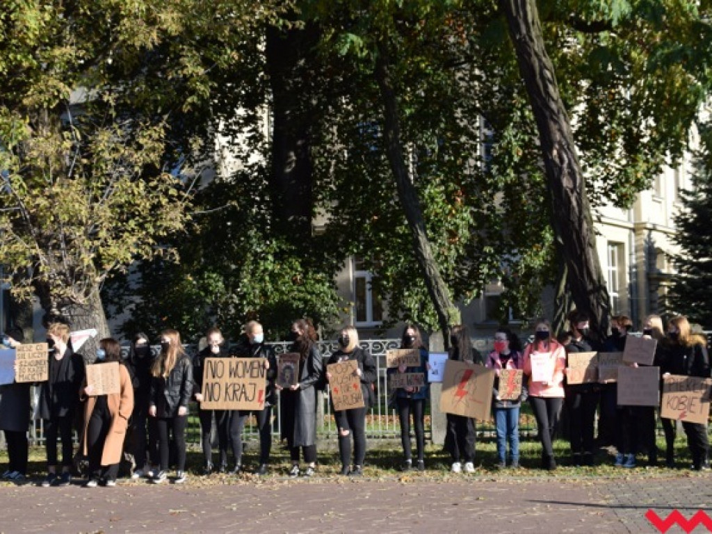 Wrzesińska młodzież dołączyła do strajku kobiet
