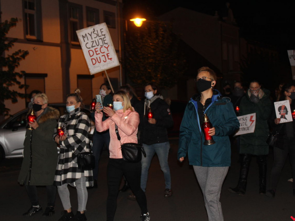 Myślą i czują, dlatego chcą decydować. Kobiety protestowały na rynku