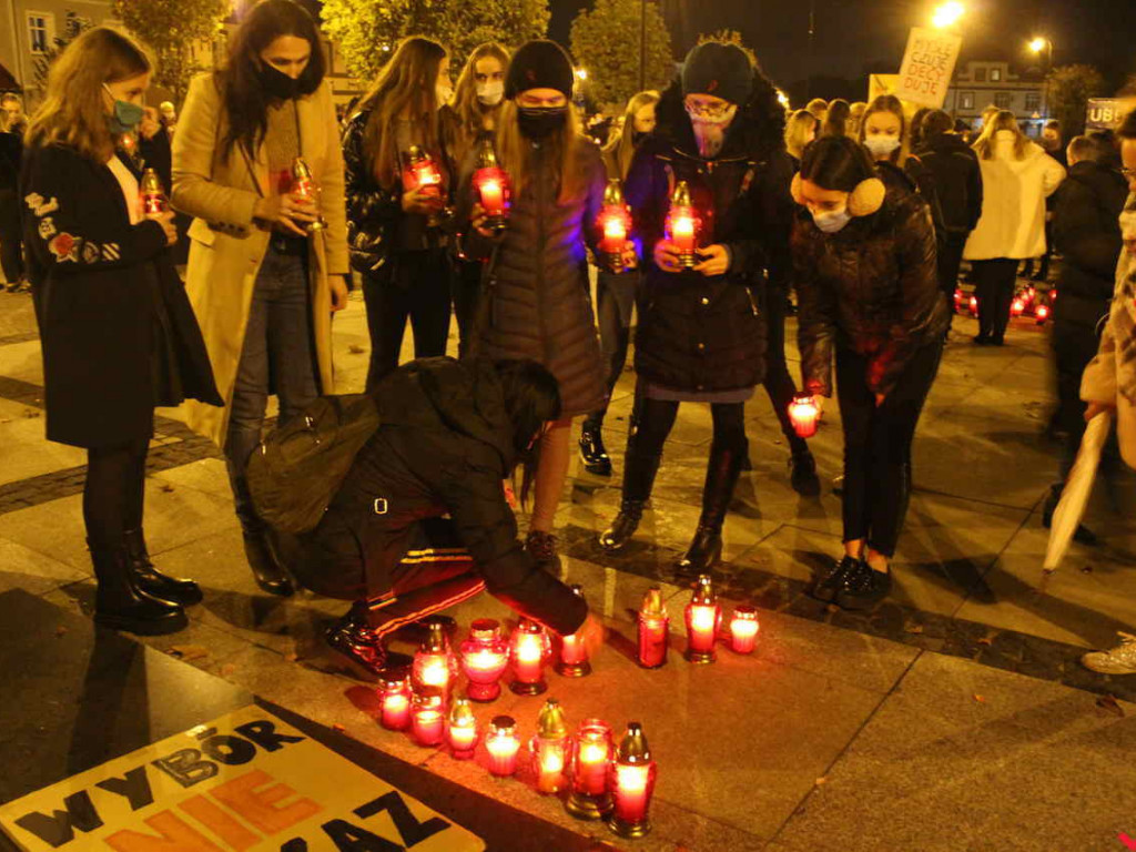 Myślą i czują, dlatego chcą decydować. Kobiety protestowały na rynku