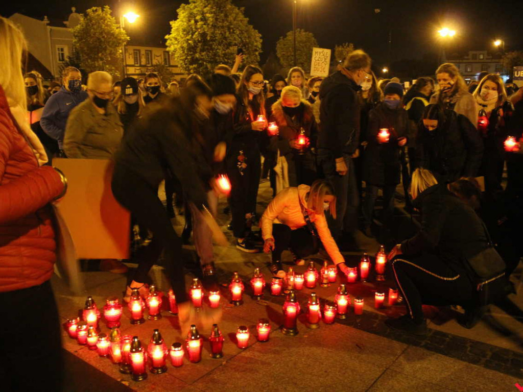 Myślą i czują, dlatego chcą decydować. Kobiety protestowały na rynku