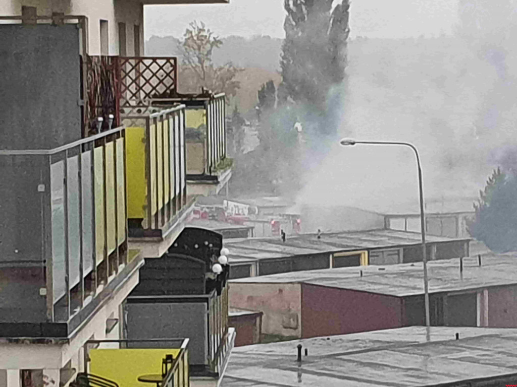 W garażu doszło do pożaru. Straty oszacowano na kilka tysięcy złotych