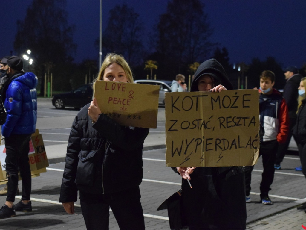 Kolejny dzień protestów ulicznych. Głośna manifestacja przeszła przez centrum Wrześni