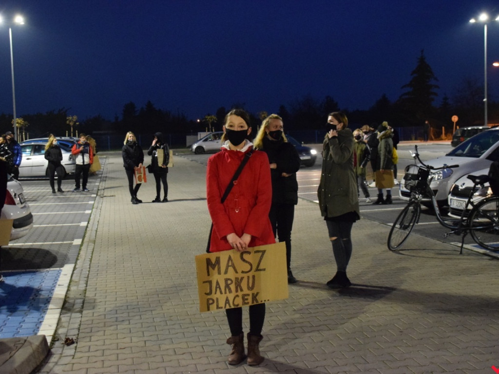 Kolejny dzień protestów ulicznych. Głośna manifestacja przeszła przez centrum Wrześni