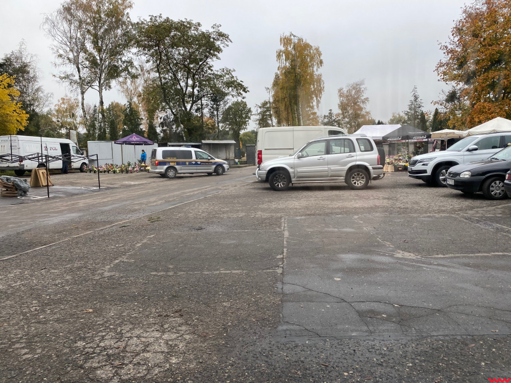 Czy cmentarze faktycznie są nieczynne? Objechaliśmy powiat, żeby to sprawdzić