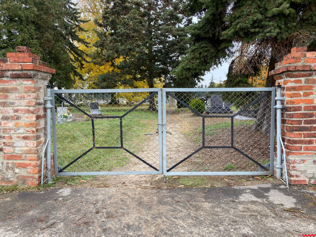 Czy cmentarze faktycznie są nieczynne? Objechaliśmy powiat, żeby to sprawdzić