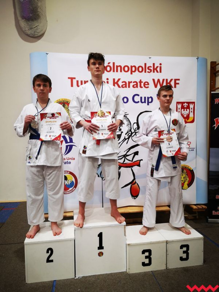 Medale zawodników Wrzesińskiego Klubu Karate na koniec sezonu