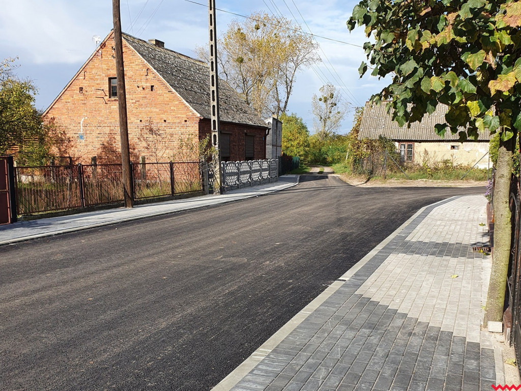 Droga gminna w Rudzie Komorskiej po remoncie