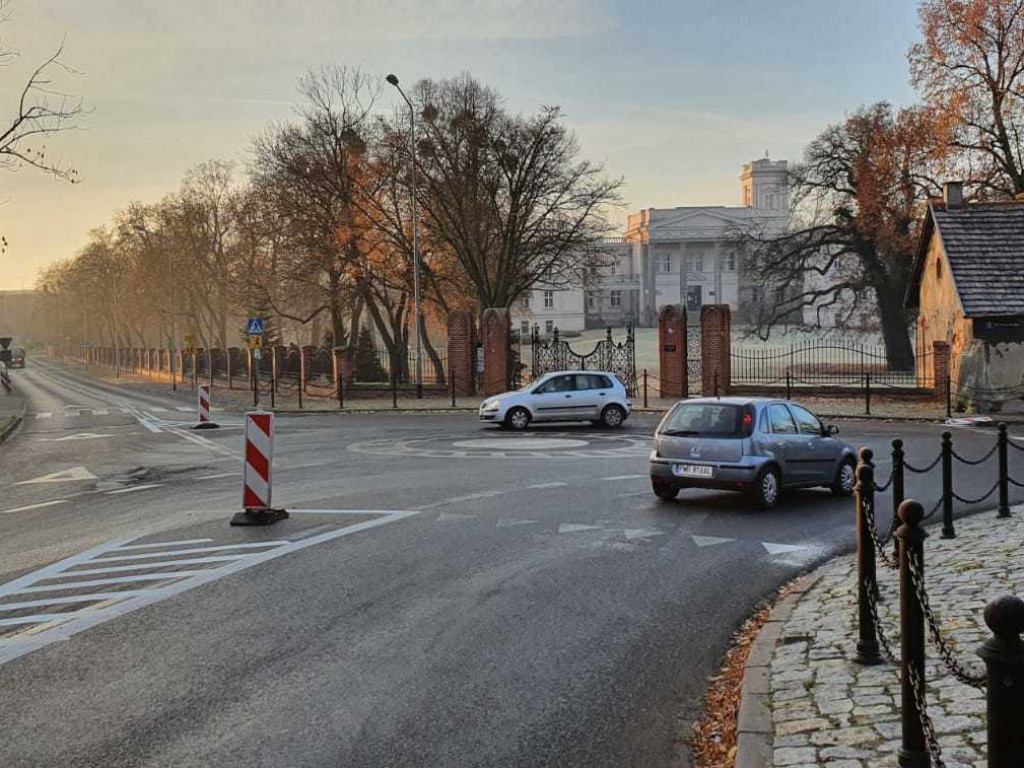 Rondo w Miłosławiu gotowe. Wbrew obawom wielu internautów, tiry dają radę